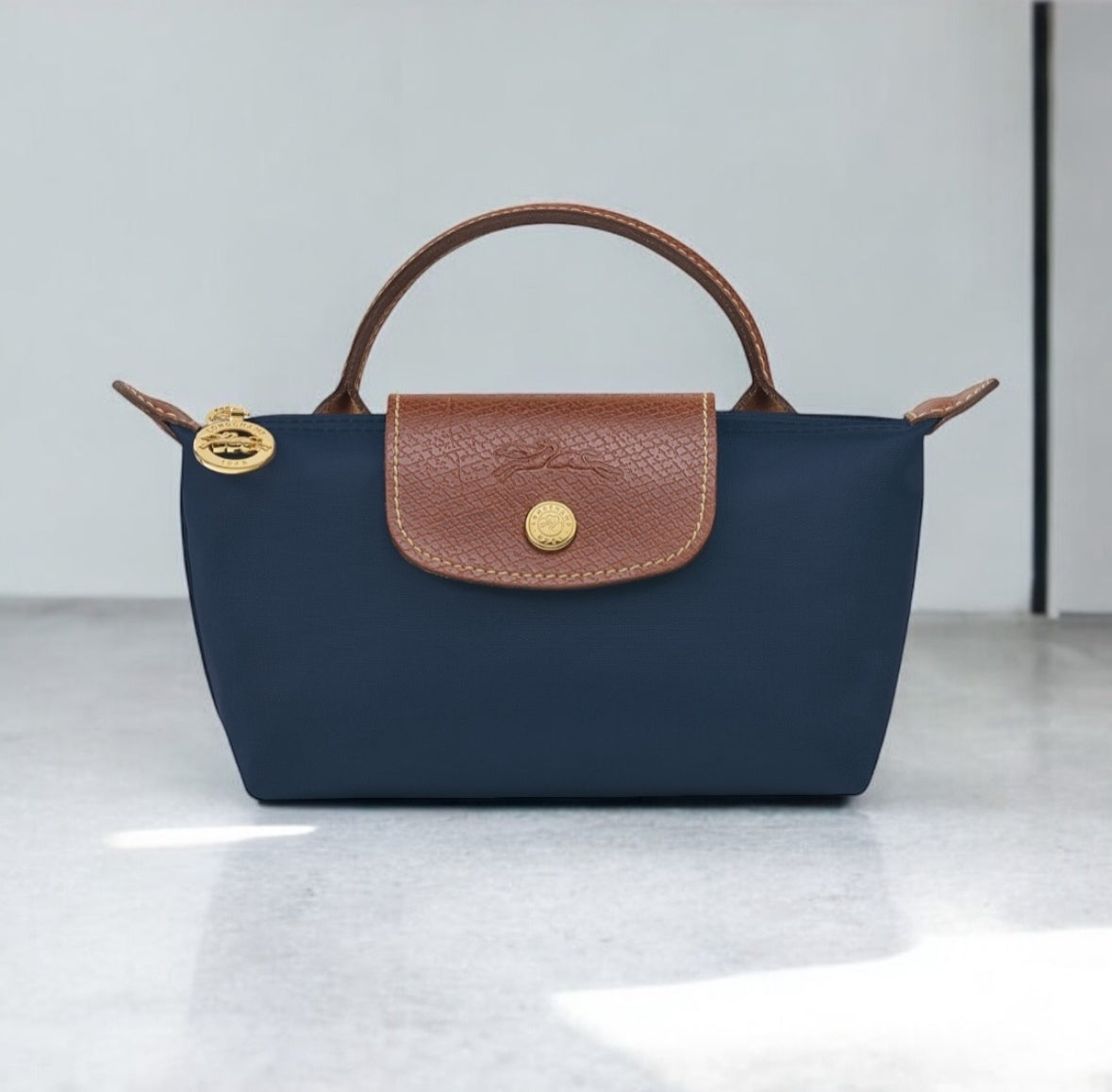 LONG CHAMP LE PLIAGE POUCH WITH HANDLE
Navy - Recycled Canvas
