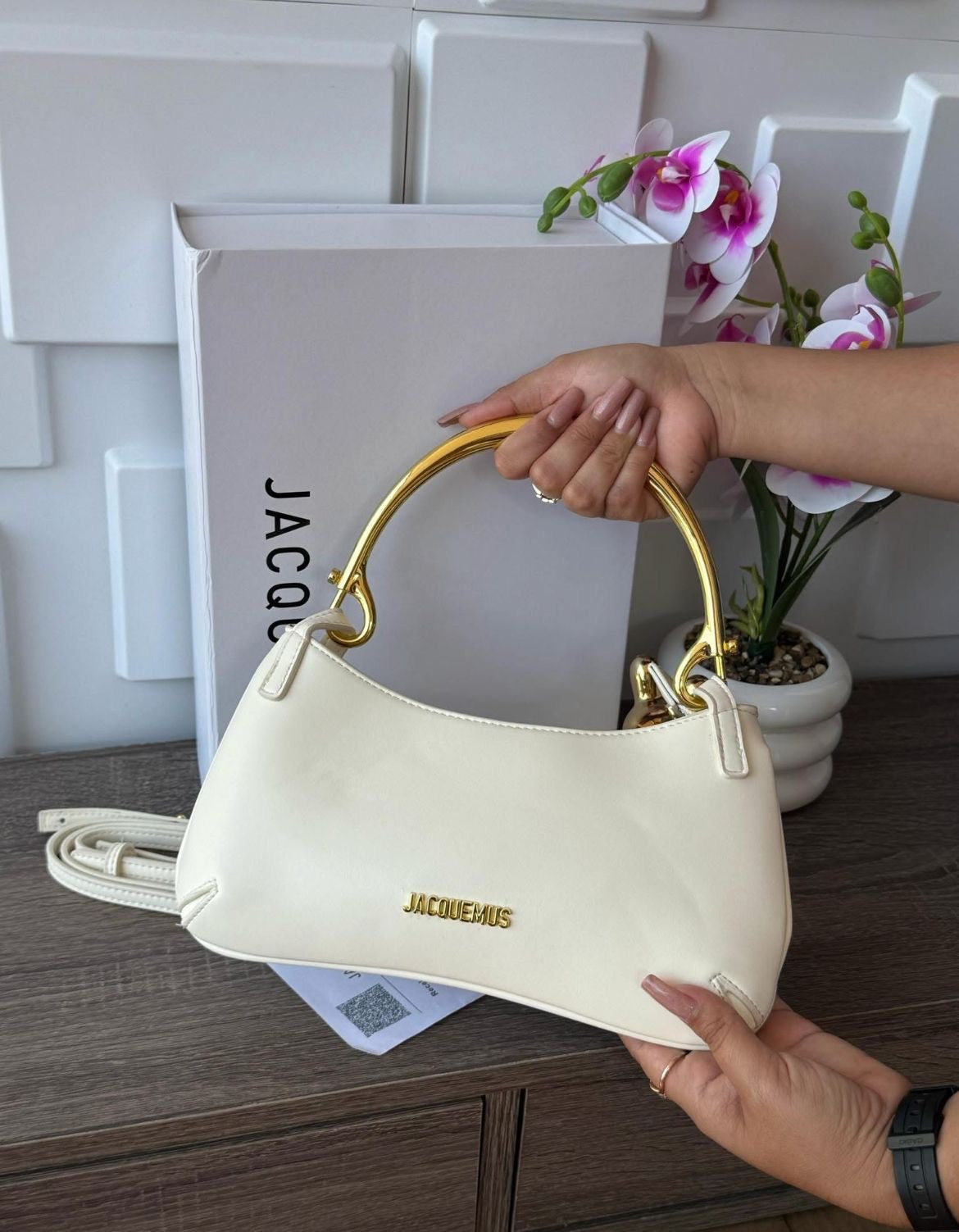 JACQUEMUS LE BISOU MOUSQUETON BAG