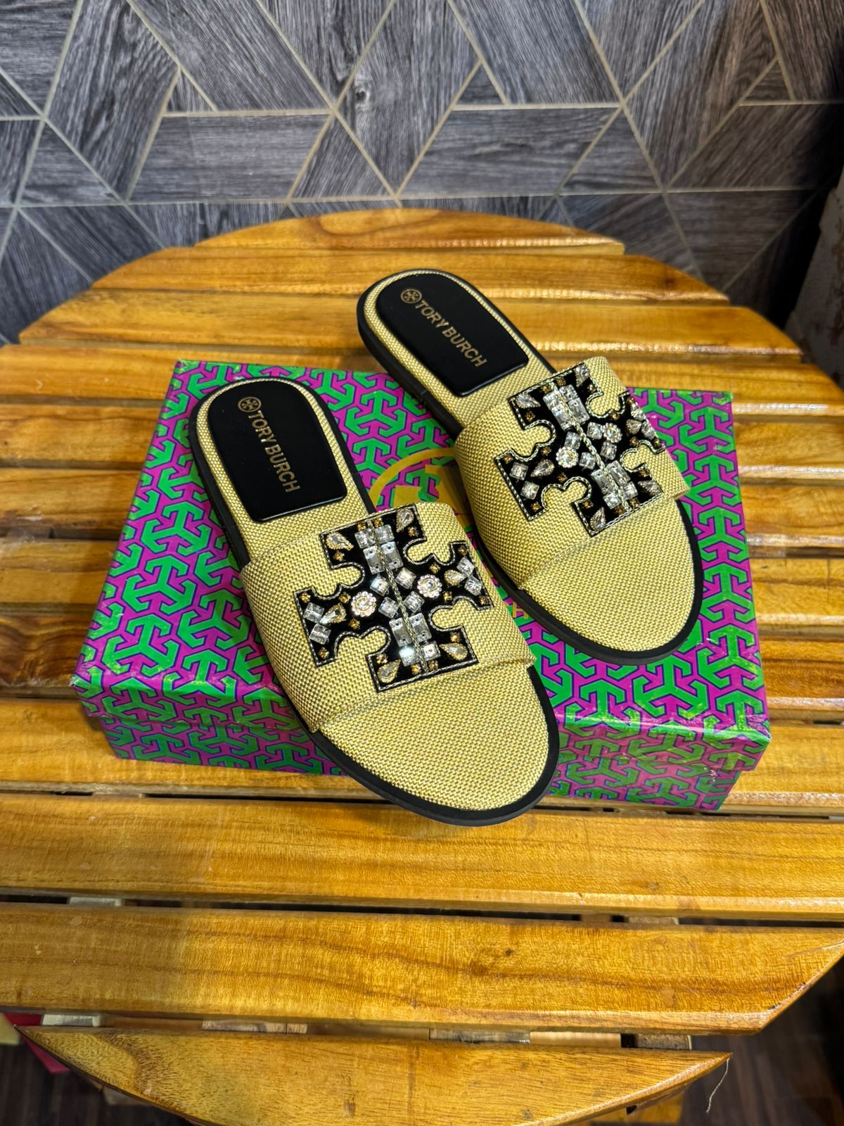 TORY B.U.R.C.H FLATS