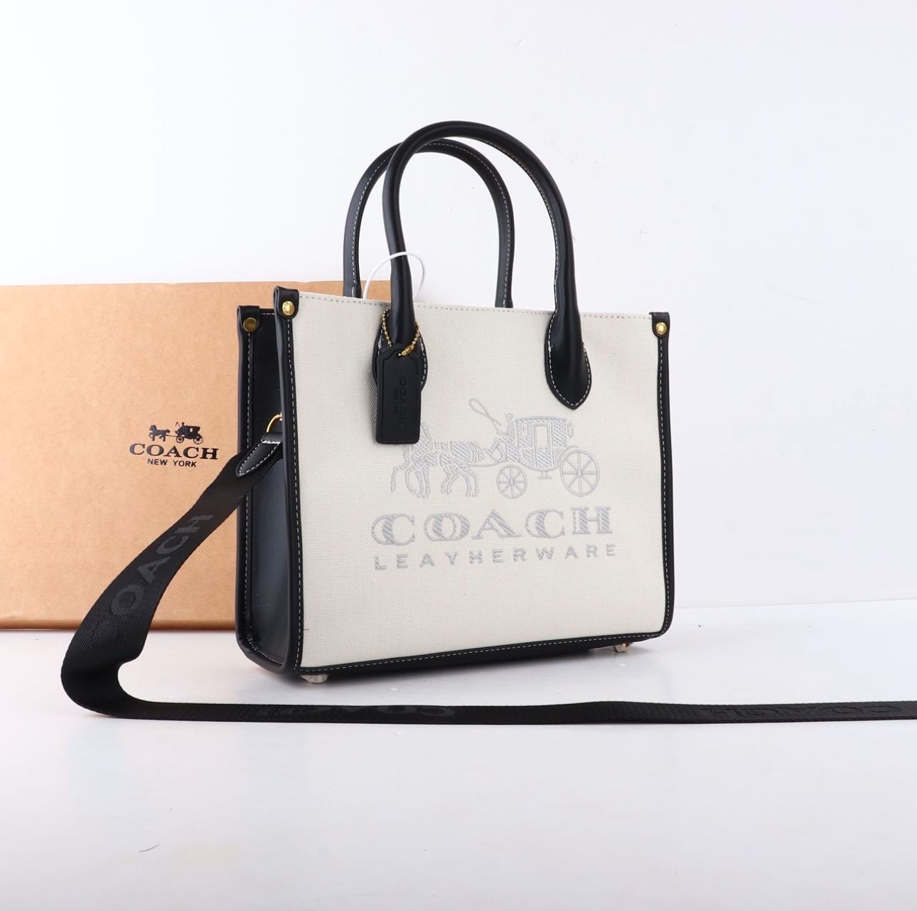 COACH HAND BAG