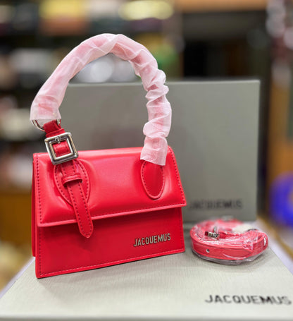 *Jacquemus*
Le Chiquito Moyen Boucle tote bag